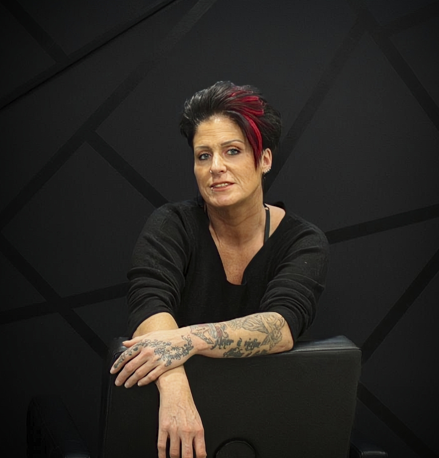 Stylist Carlyn - Top-Tier Cuts